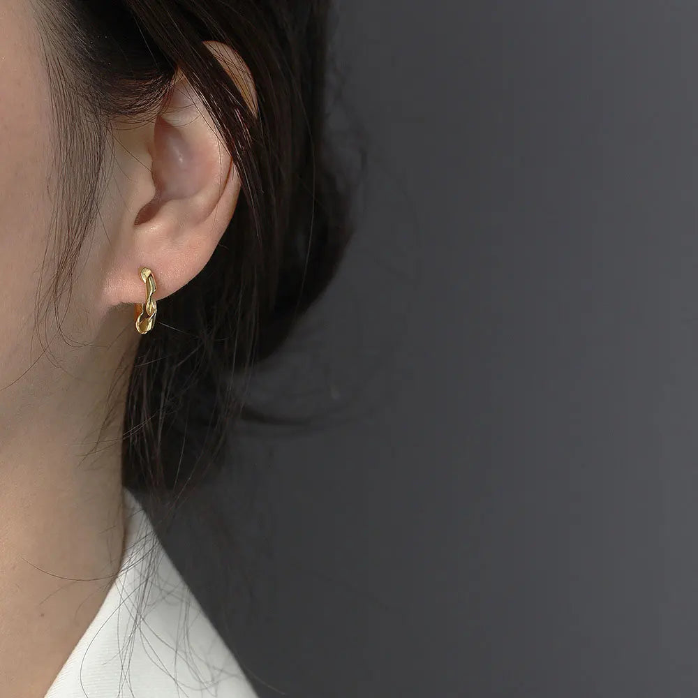 Aretes Huggies Trenzado